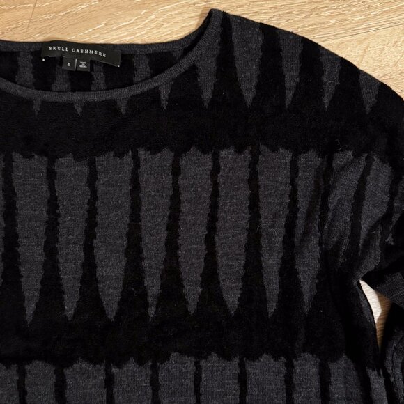 Skull Cashmere Black/Gray Striped Cropped Sweater - Picture 3 of 5